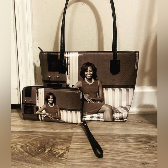 ‼️End of SUMMER SALE‼️. Michelle Obama Handbag and matching Wallet - Picture 2 of 2